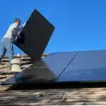 un installateur professionnel de panneaux solaires